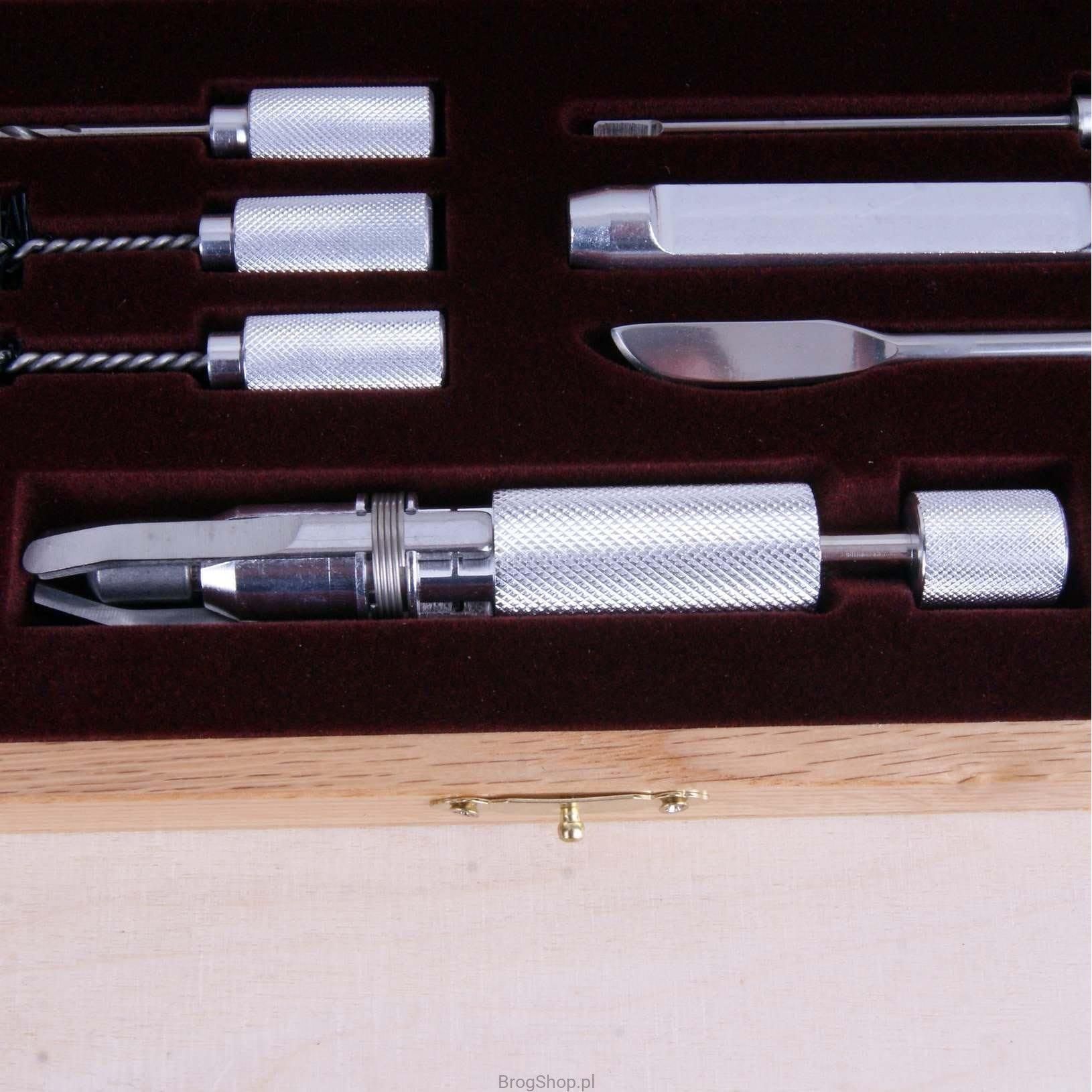 Set service pipe-La Régence